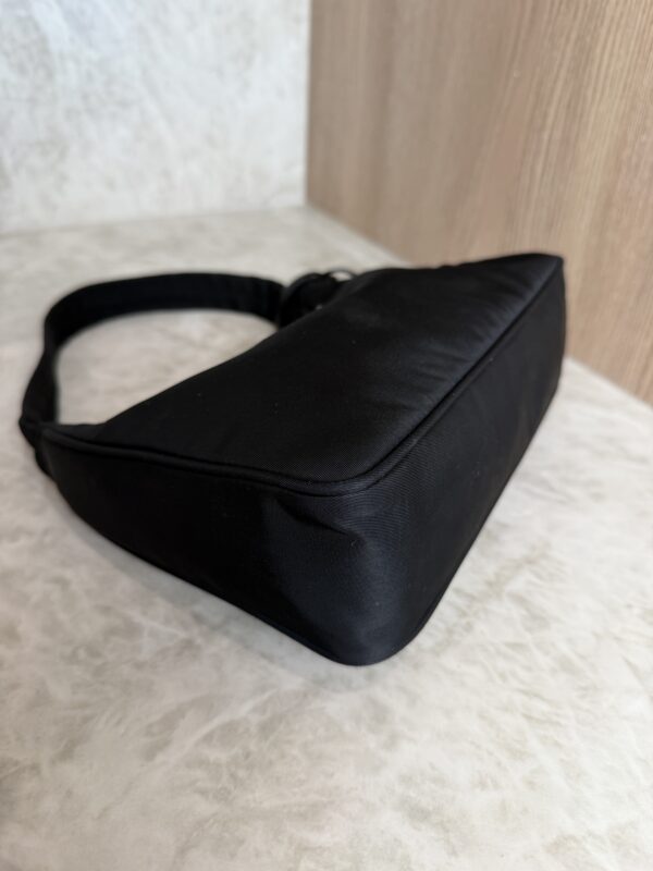 Prada Re-Edition 2000 Hobo Tessuto Mini