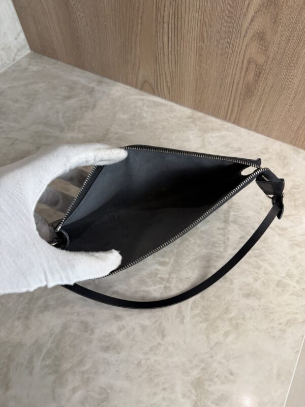Louis Vuitton Epi Pochette Accessories 24 Black