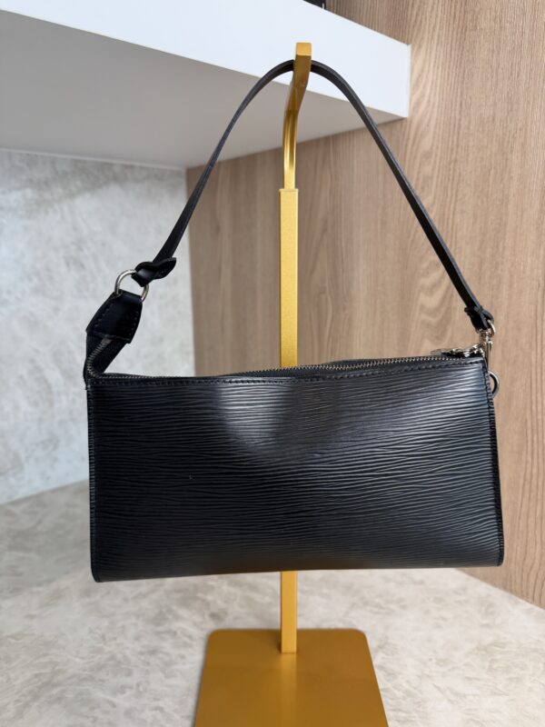 Louis Vuitton Epi Pochette Accessories 24 Black