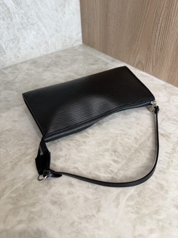 Louis Vuitton Epi Pochette Accessories 24 Black