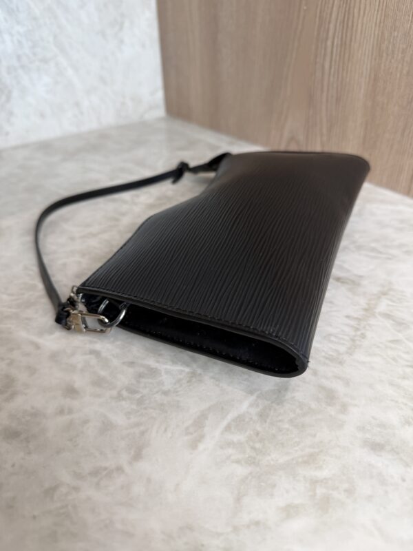 Louis Vuitton Epi Pochette Accessories 24 Black