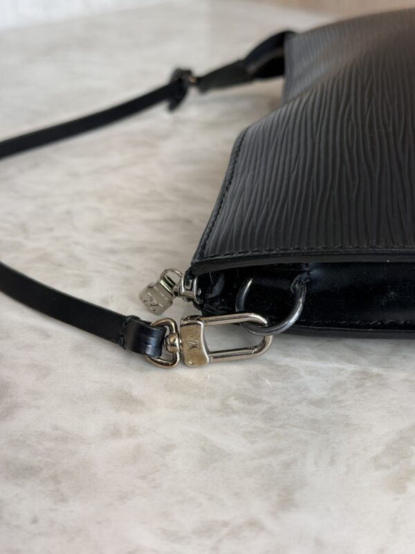 Louis Vuitton Epi Pochette Accessories 24 Black
