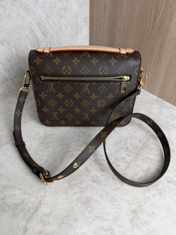 Louis Vuitton Monogram Pochette Metis