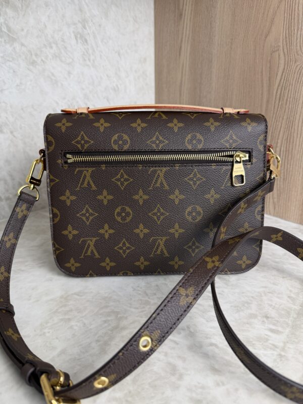 Louis Vuitton Monogram Pochette Metis