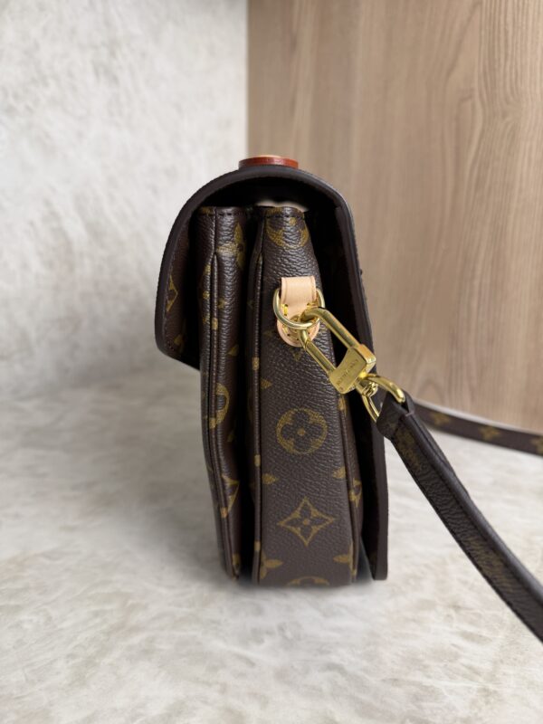 Louis Vuitton Monogram Pochette Metis