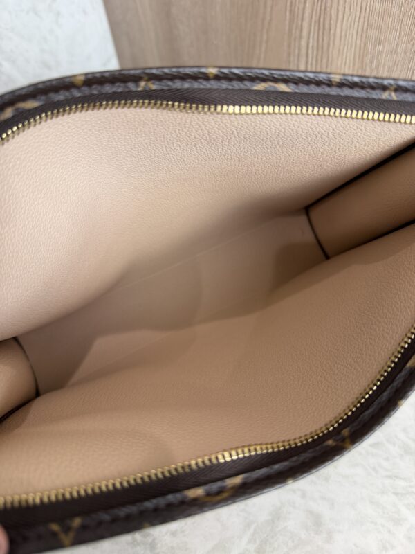 Louis Vuitton Monogram Toiletry 26
