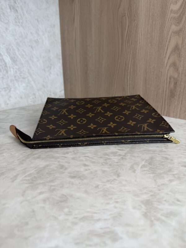 Louis Vuitton Monogram Toiletry 26