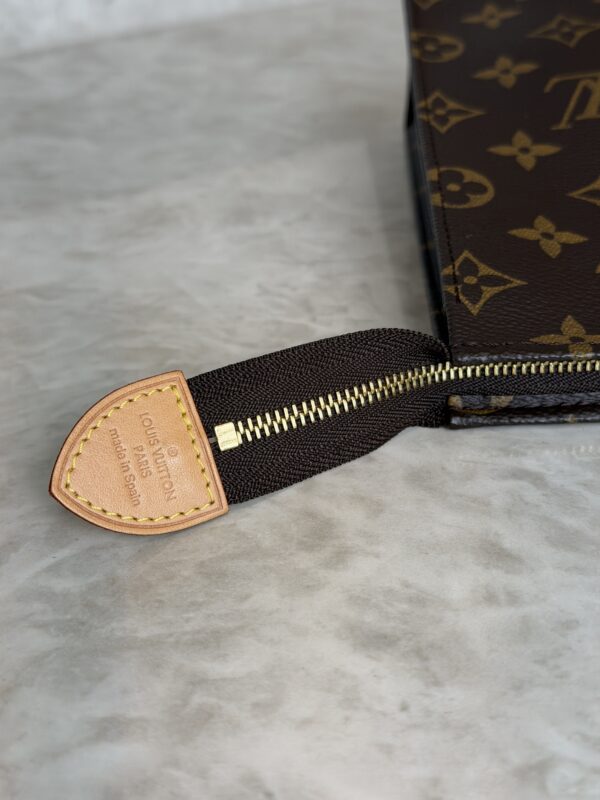 Louis Vuitton Monogram Toiletry 26