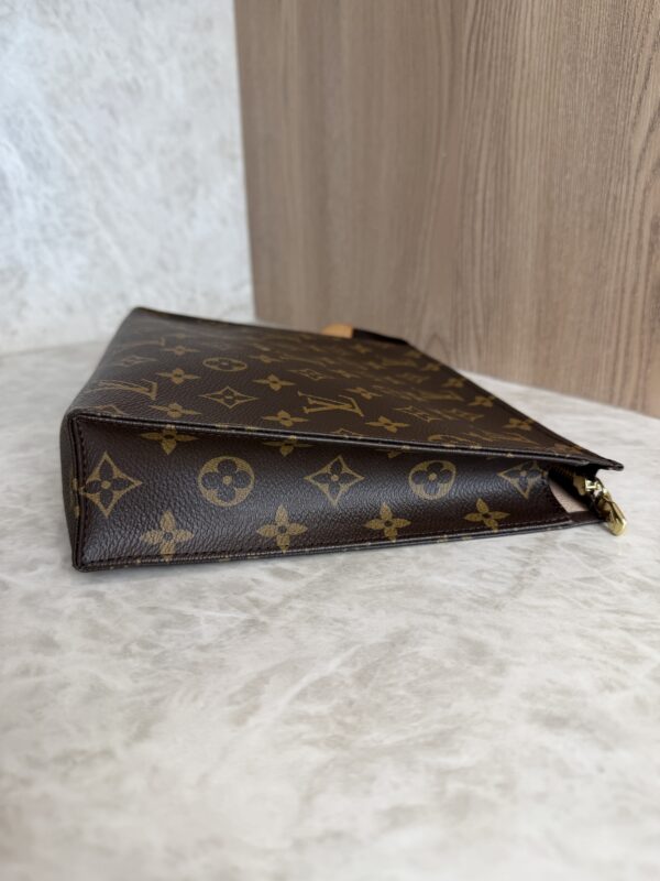 Louis Vuitton Monogram Toiletry 26