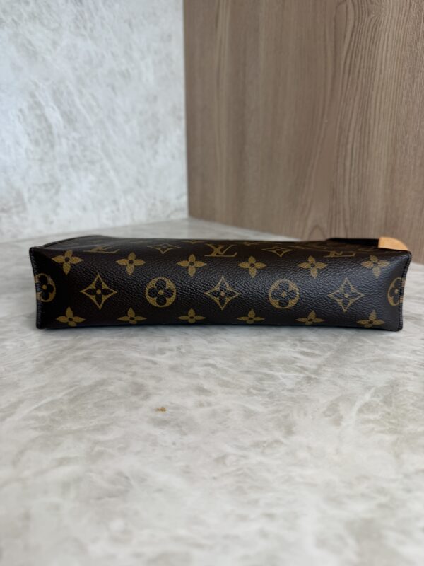 Louis Vuitton Monogram Toiletry 26