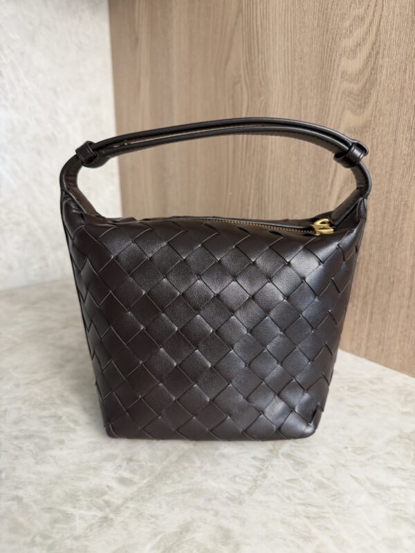 Bottega Veneta Calfskin Nappa Intrecciato Candy Wallace Fondant