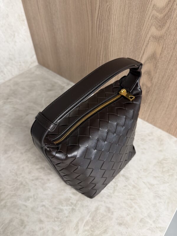 Bottega Veneta Calfskin Nappa Intrecciato Candy Wallace Fondant