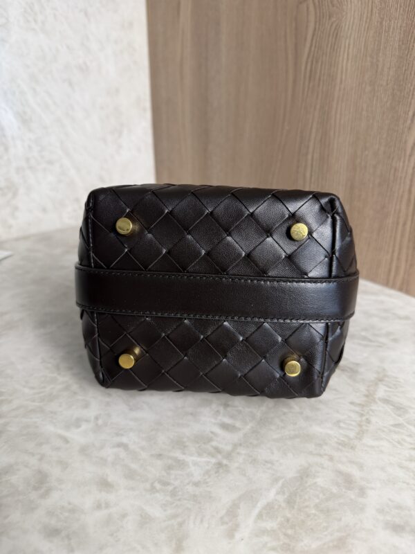 Bottega Veneta Calfskin Nappa Intrecciato Candy Wallace Fondant