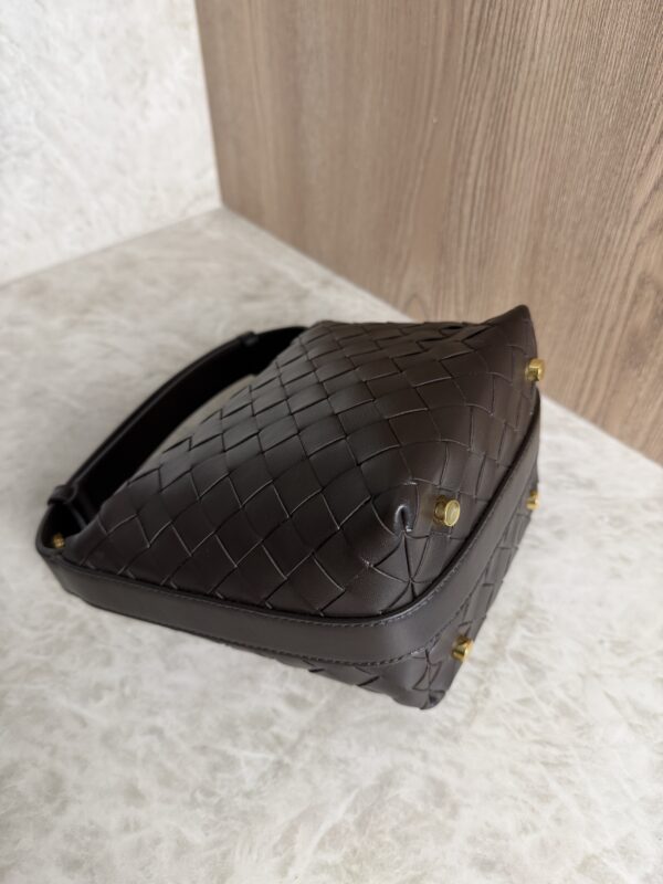 Bottega Veneta Calfskin Nappa Intrecciato Candy Wallace Fondant