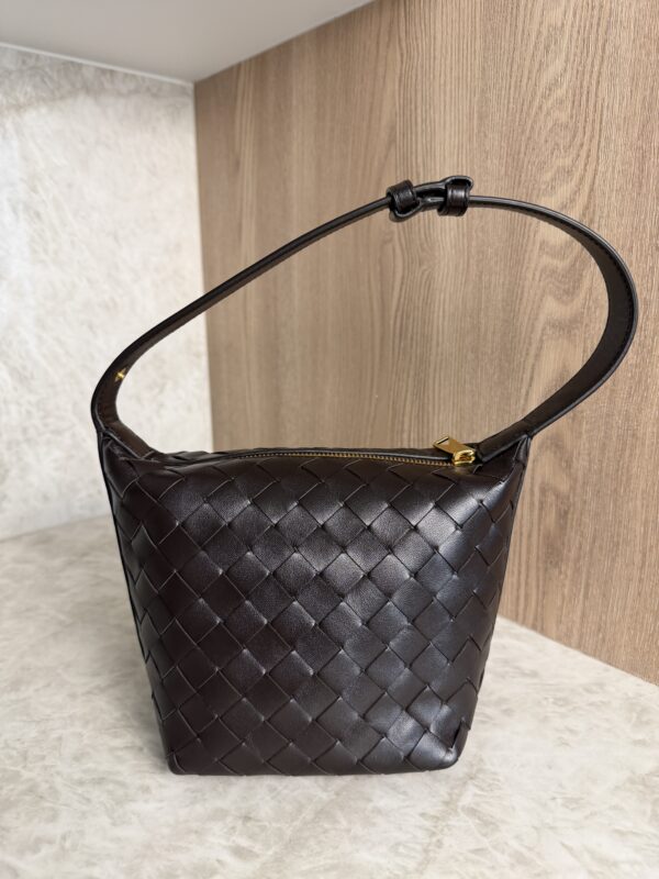 Bottega Veneta Calfskin Nappa Intrecciato Candy Wallace Fondant