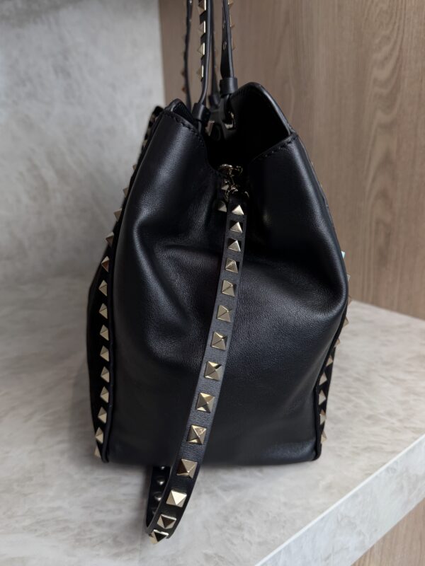 Valentino Garavani Vitello Medium Rockstud Tote Black