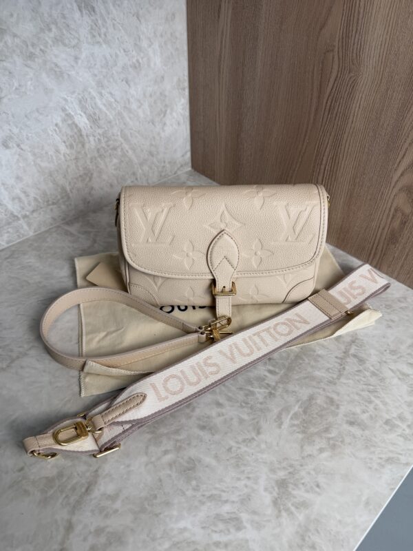 Louis Vuitton Empreinte Monogram Giant Diane Sand