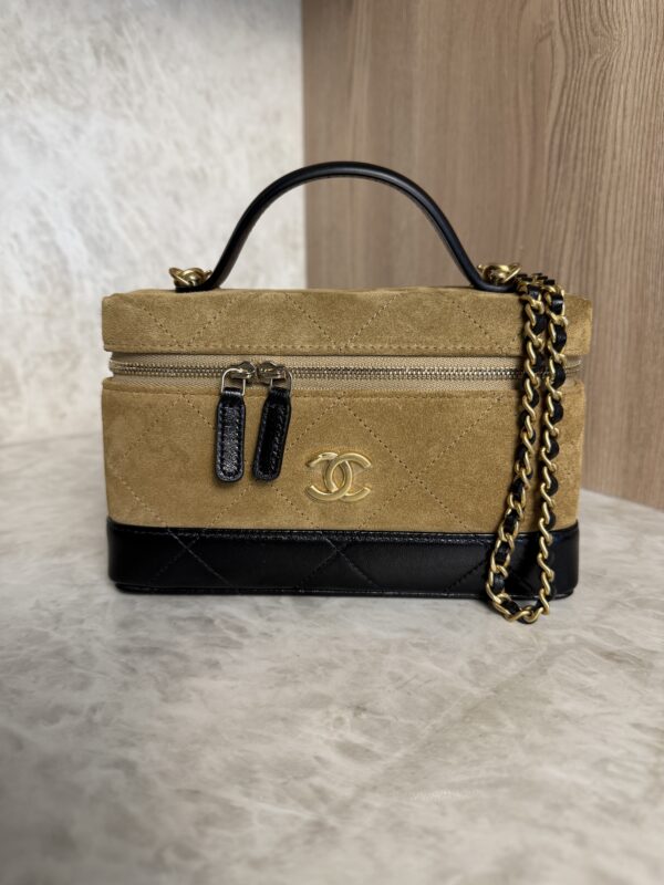Chanel Suede Calfskin Shiny Lambskin Stitched Top Handle Slim Vanity Case With Chain Beige Black