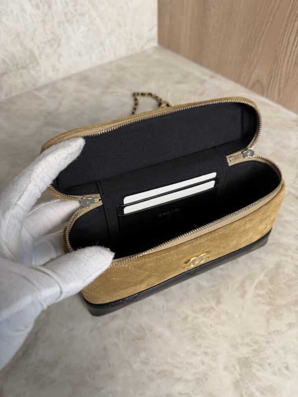 Chanel Suede Calfskin Shiny Lambskin Stitched Top Handle Slim Vanity Case With Chain Beige Black