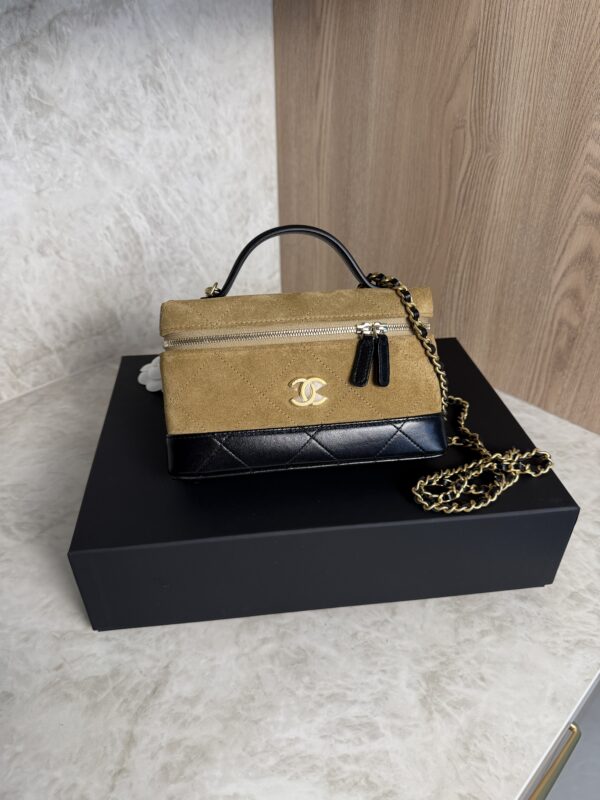 Chanel Suede Calfskin Shiny Lambskin Stitched Top Handle Slim Vanity Case With Chain Beige Black
