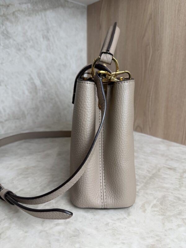 Louis Vuitton Taurillon Capucines BB Galet