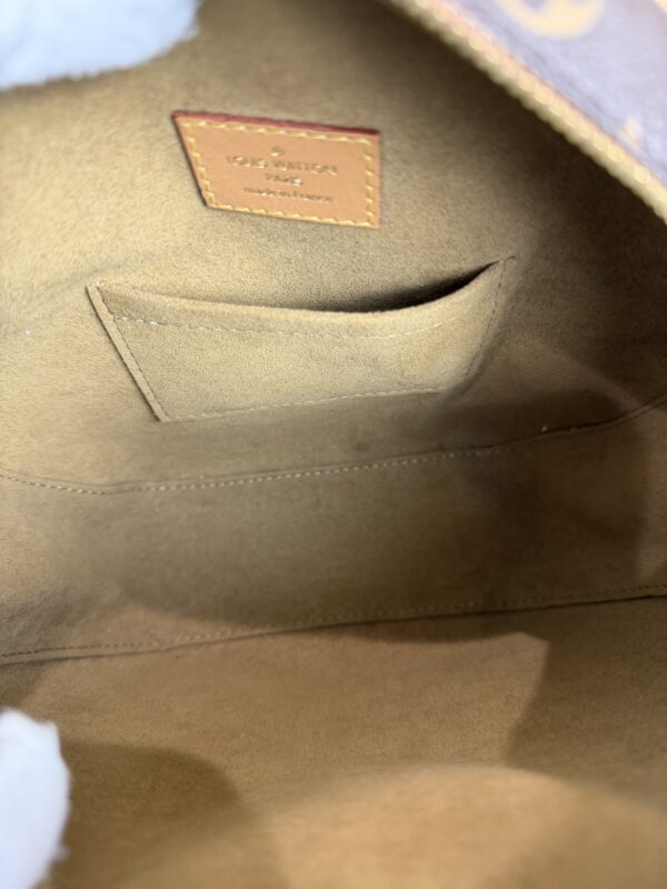 Louis Vuitton Monogram Boite Chapeau Souple MM Bag