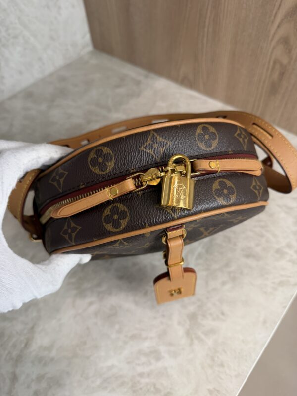 Louis Vuitton Monogram Boite Chapeau Souple MM Bag