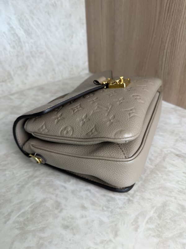 Louis Vuitton Empreinte Pochette Metis Tourterelle