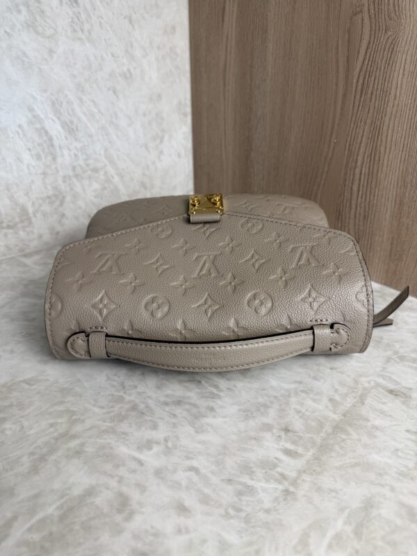 Louis Vuitton Empreinte Pochette Metis Tourterelle