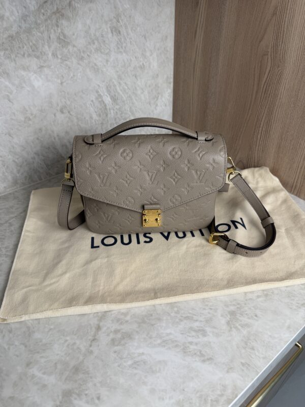 Louis Vuitton Empreinte Pochette Metis Tourterelle