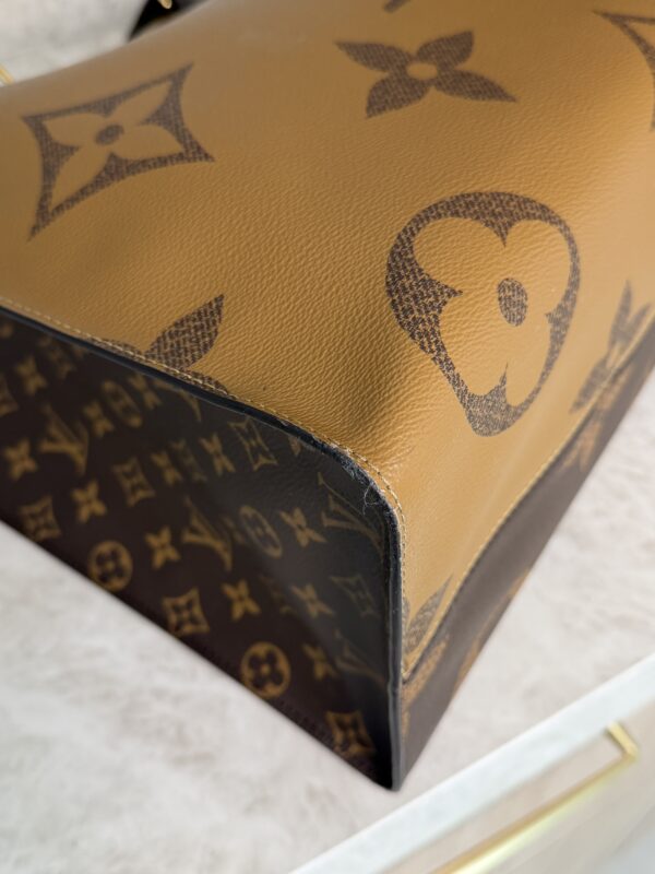 Louis Vuitton Reverse Monogram Giant Onthego GM