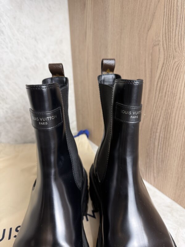 LOUIS VUITTON LV Squad Chelsea Ankle Boot Black