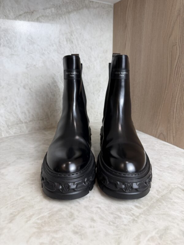 LOUIS VUITTON LV Squad Chelsea Ankle Boot Black