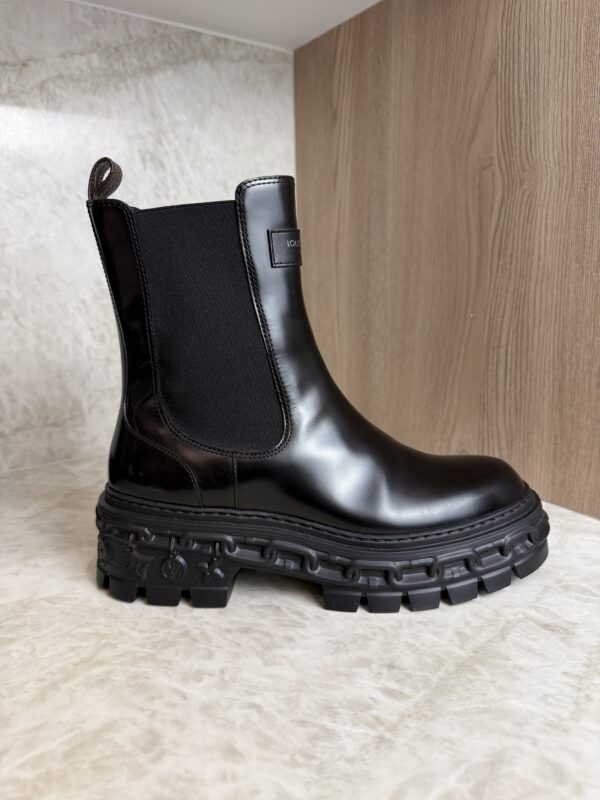 LOUIS VUITTON LV Squad Chelsea Ankle Boot Black