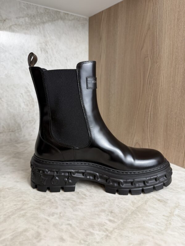 LOUIS VUITTON LV Squad Chelsea Ankle Boot Black