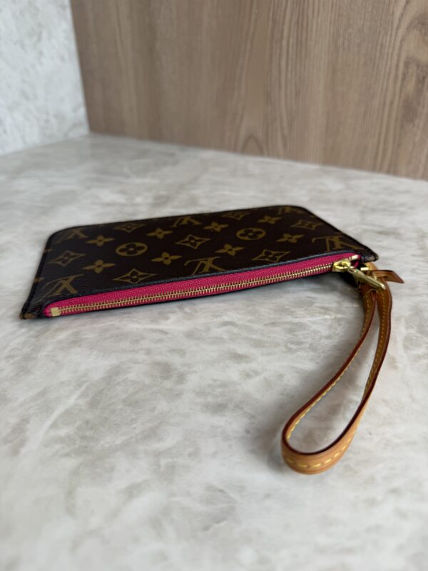 Louis Vuitton Monogram Neverfull PM Pochette
