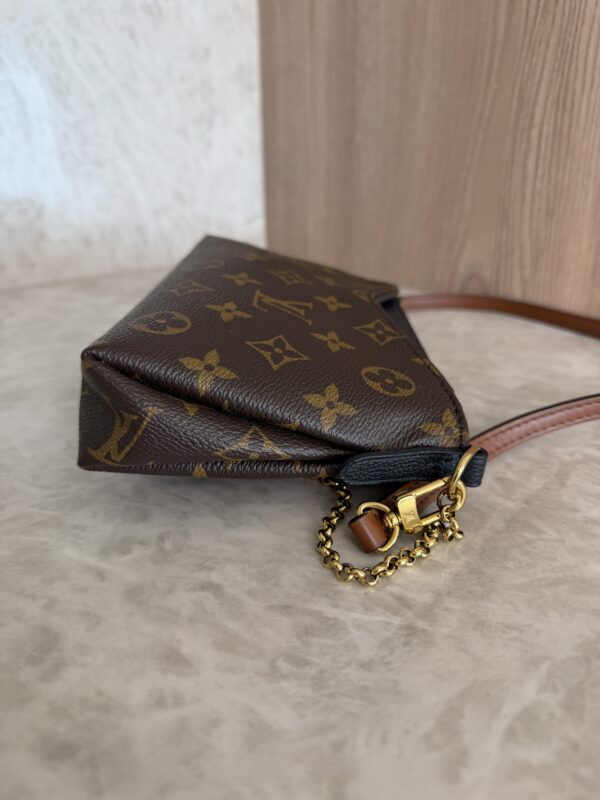 Louis Vuitton Monogram Pallas Clutch Black