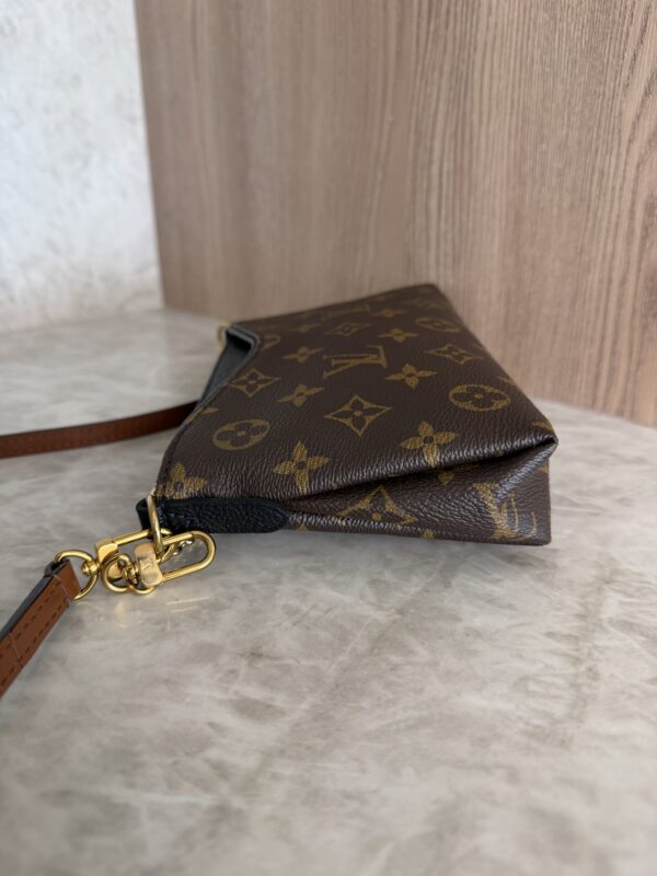 Louis Vuitton Monogram Pallas Clutch Black