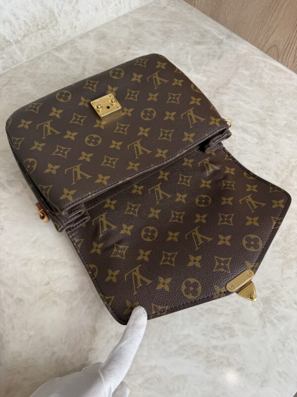 Louis Vuitton Monogram Pochette Metis