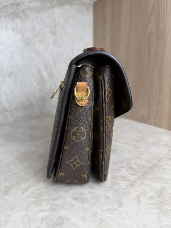 Louis Vuitton Monogram Pochette Metis