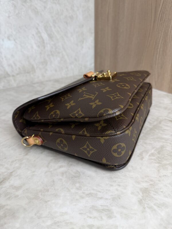 Louis Vuitton Monogram Pochette Metis