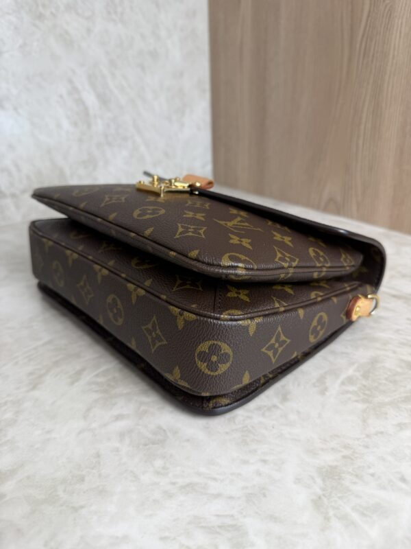 Louis Vuitton Monogram Pochette Metis