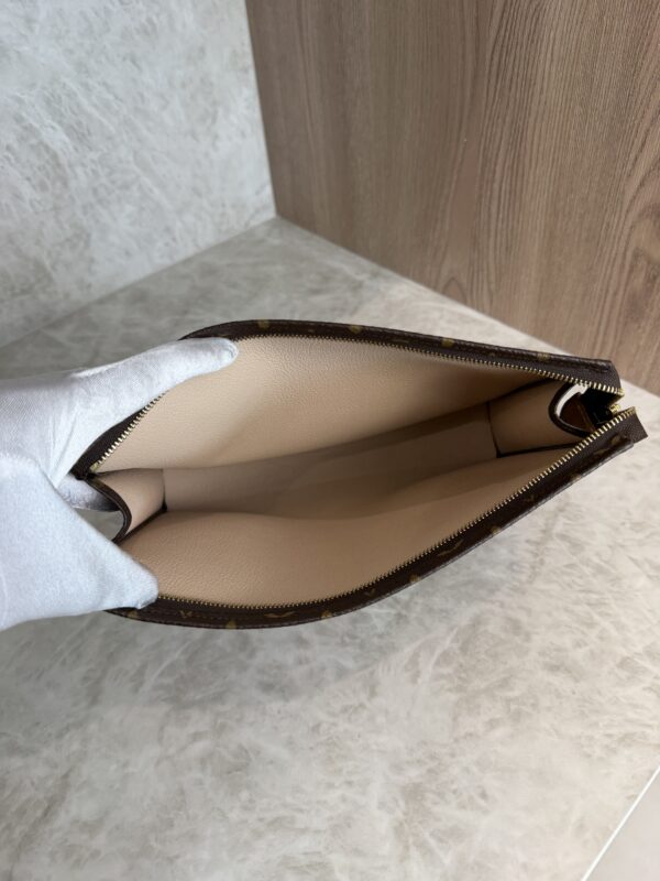 Louis Vuitton Monogram Toiletry 26
