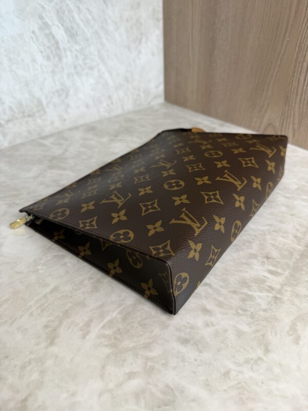 Louis Vuitton Monogram Toiletry 26