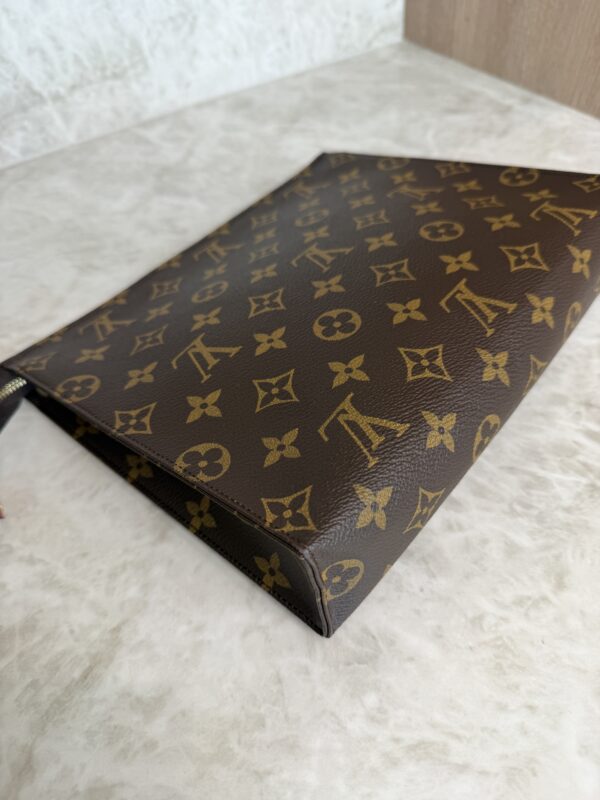Louis Vuitton Monogram Toiletry 26