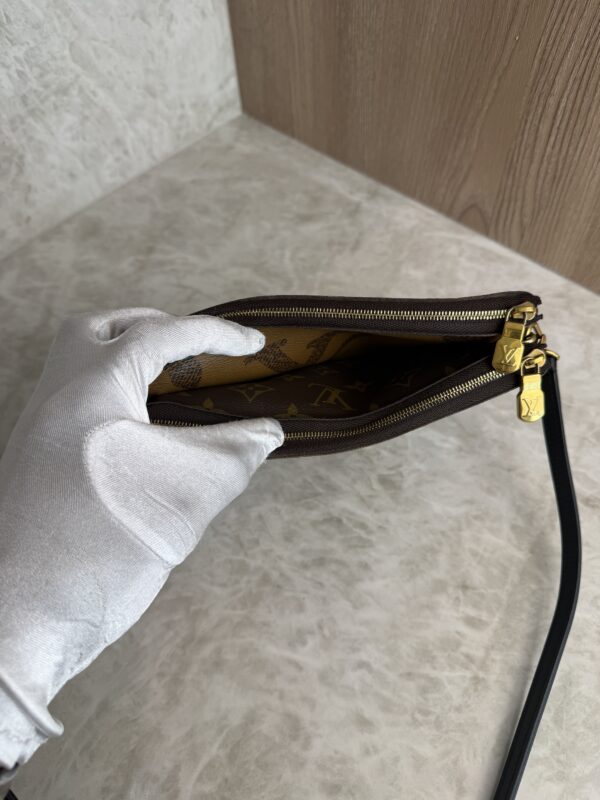 Louis Vuitton Double Zip Pochette Limited Edition Reverse Monogram Giant