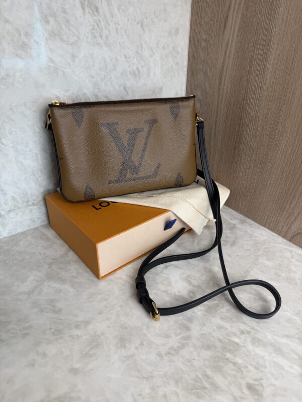 Louis Vuitton Double Zip Pochette Limited Edition Reverse Monogram Giant