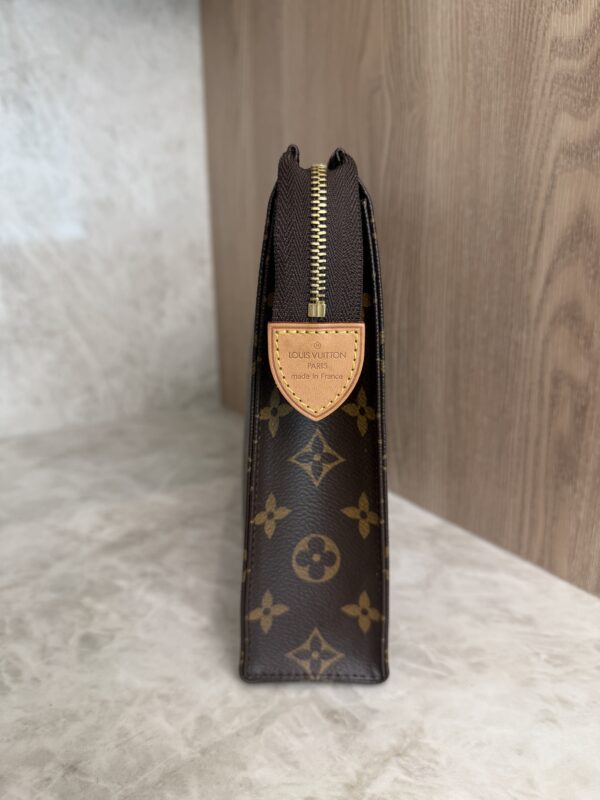 Louis Vuitton Monogram Toiletry 26