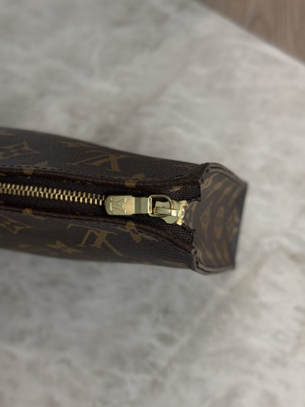 Louis Vuitton Monogram Toiletry 26