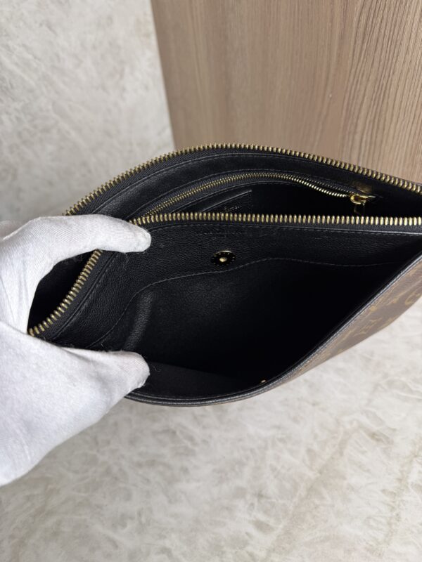 Louis Vuitton Monogram Pallas Beauty Case Black